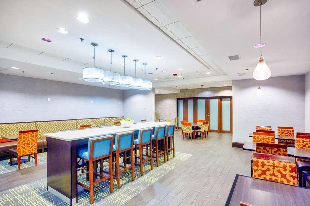 Hampton Inn Haverhill Restaurant photo