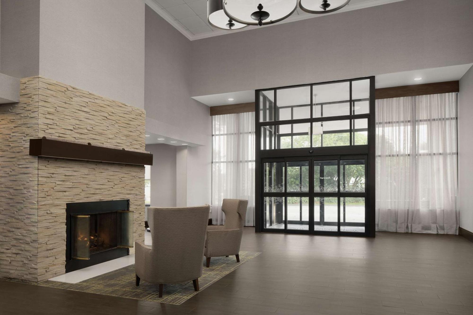Hampton Inn Haverhill Exterior photo